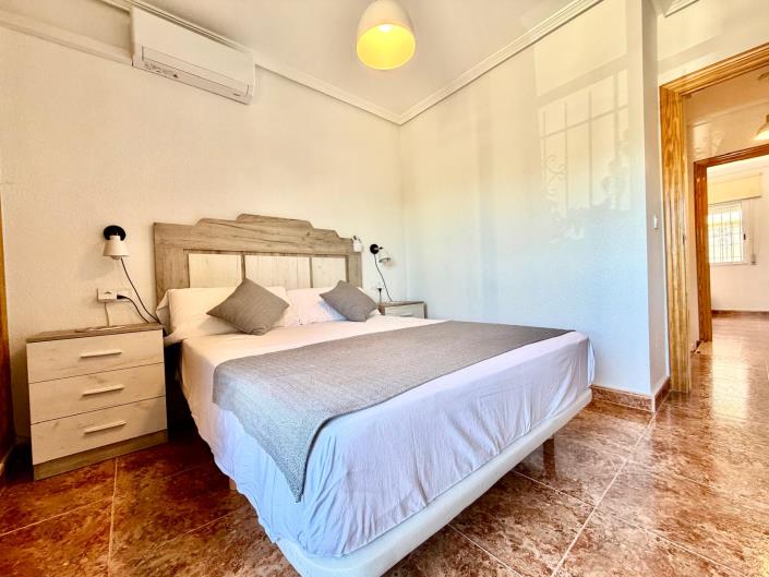 Image No.37-2 Bed Townhouse for sale