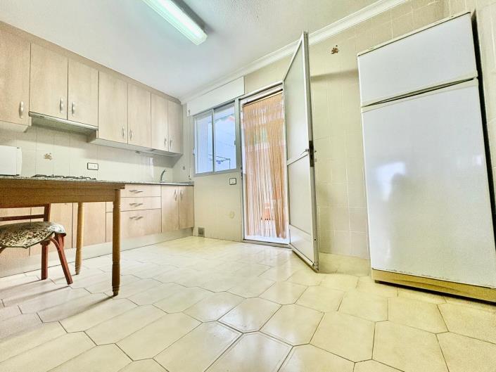 Image No.12-2 Bed Townhouse for sale