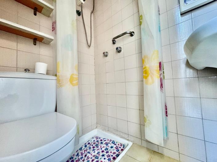 Image No.18-2 Bed Townhouse for sale