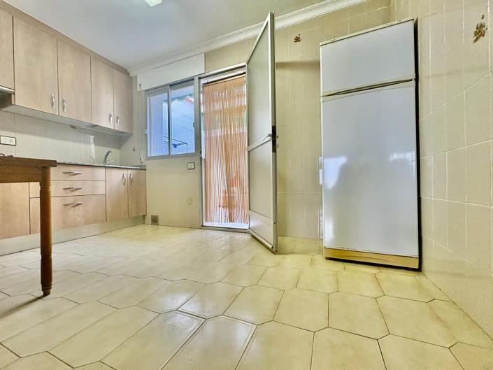 Image No.20-2 Bed Townhouse for sale