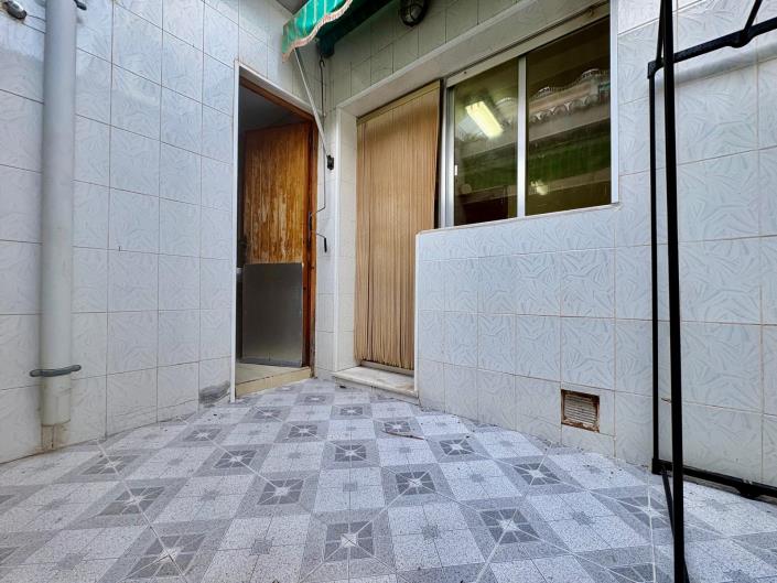 Image No.21-2 Bed Townhouse for sale