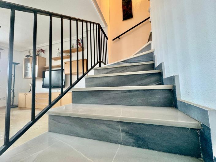 Image No.23-2 Bed Townhouse for sale