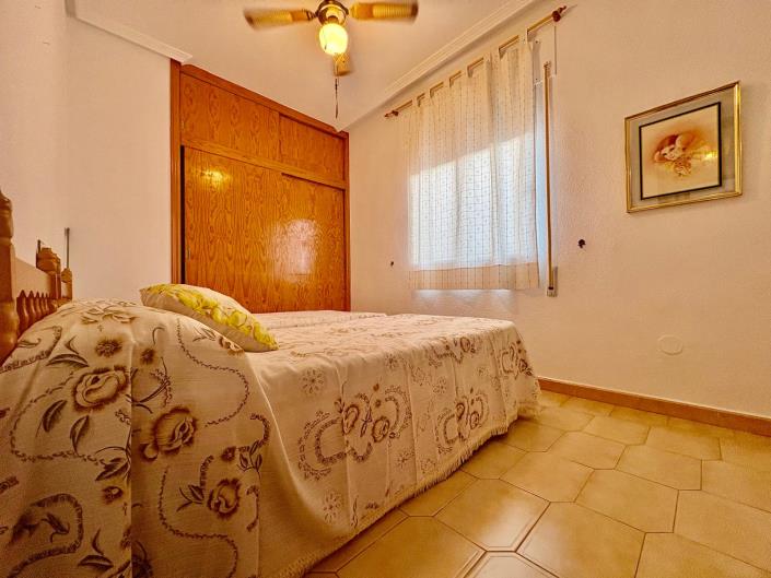 Image No.26-2 Bed Townhouse for sale