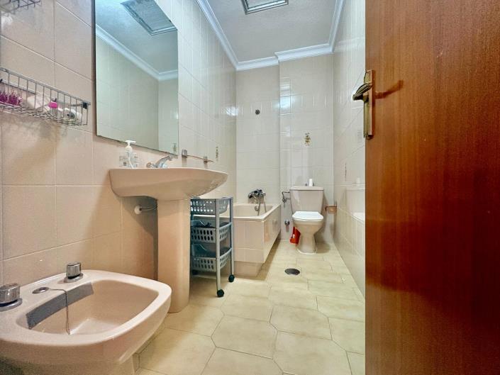 Image No.32-2 Bed Townhouse for sale