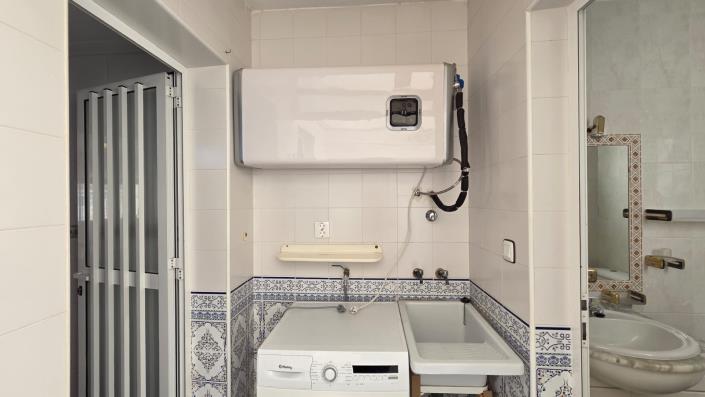 Image No.13-2 Bed Townhouse for sale