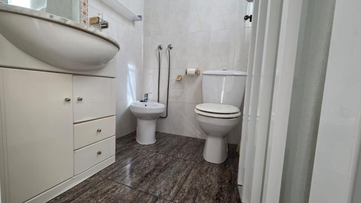 Image No.15-2 Bed Townhouse for sale