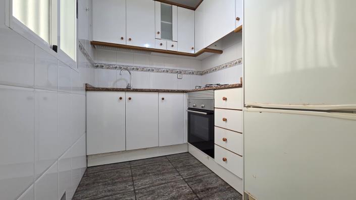 Image No.19-2 Bed Townhouse for sale