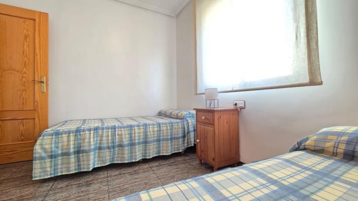 Image No.20-2 Bed Townhouse for sale