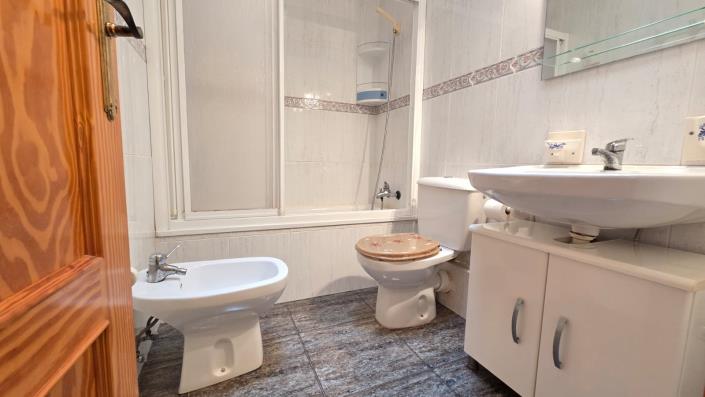 Image No.23-2 Bed Townhouse for sale