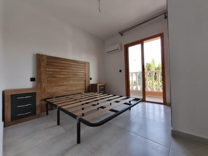 Image No.8-2 Bed Townhouse for sale