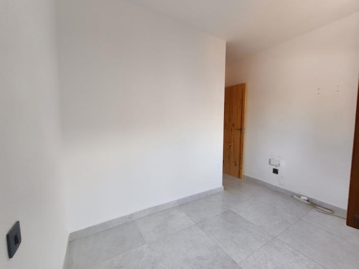 Image No.14-2 Bed Townhouse for sale