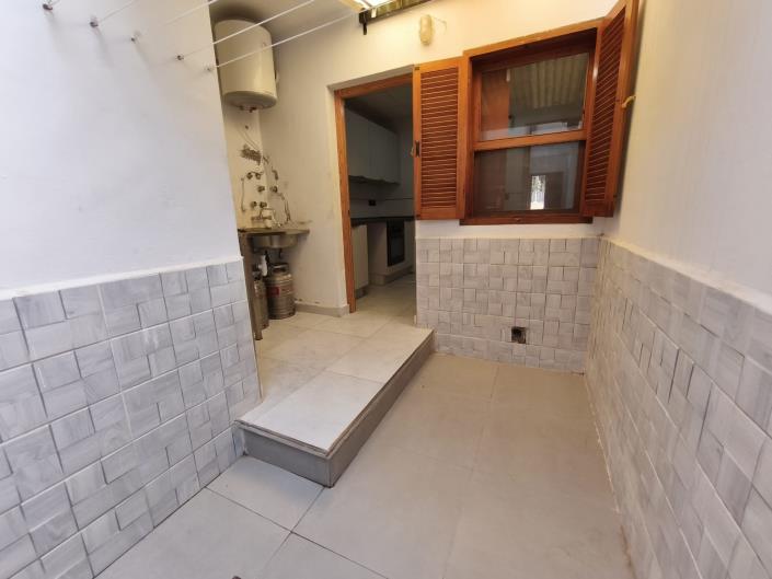 Image No.18-2 Bed Townhouse for sale