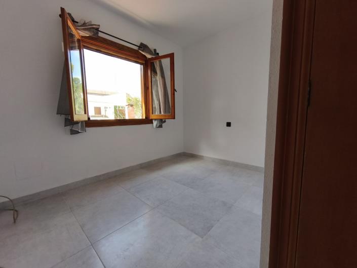 Image No.21-2 Bed Townhouse for sale