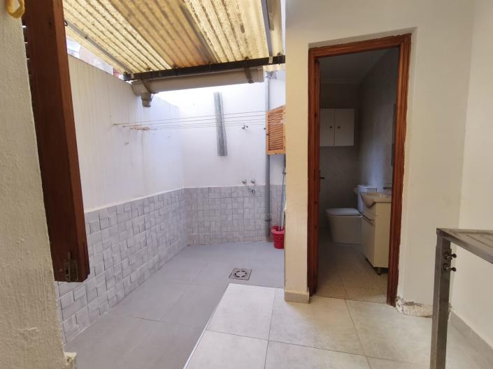 Image No.20-2 Bed Townhouse for sale