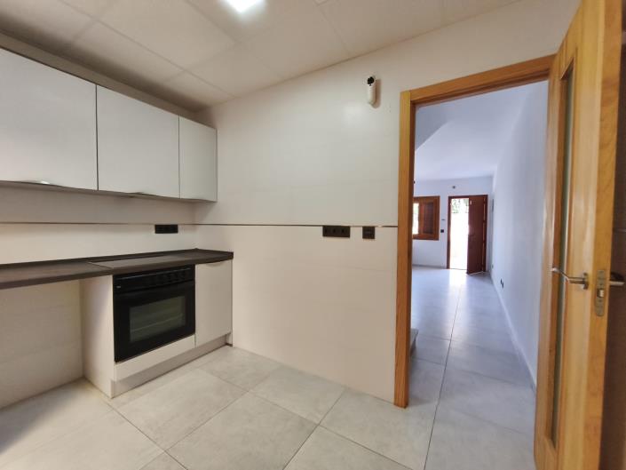 Image No.27-2 Bed Townhouse for sale