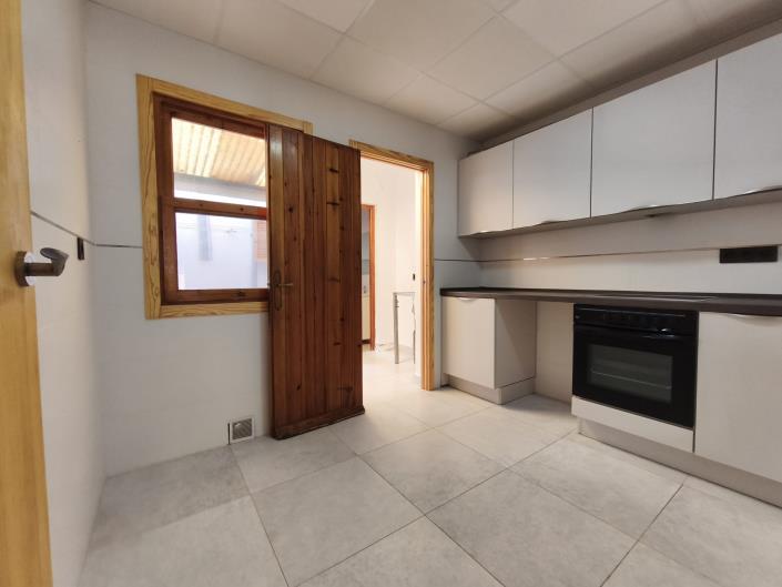 Image No.31-2 Bed Townhouse for sale