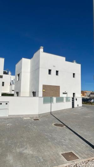 Image No.2-3 Bed House/Villa for sale
