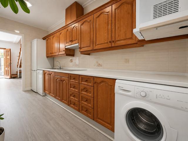 Image No.6-3 Bed Townhouse for sale