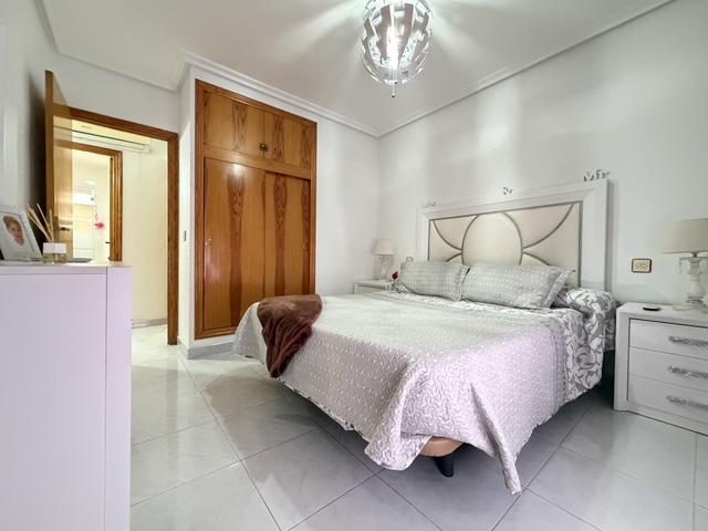 Image No.19-3 Bed Townhouse for sale