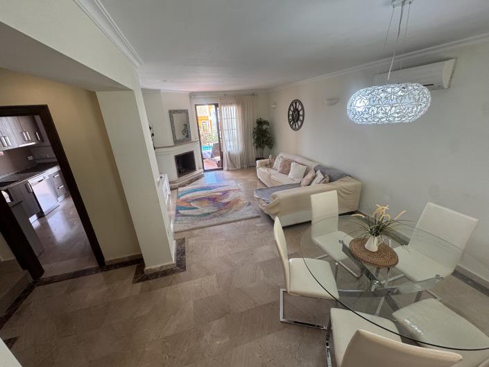 Image No.10-4 Bed House/Villa for sale