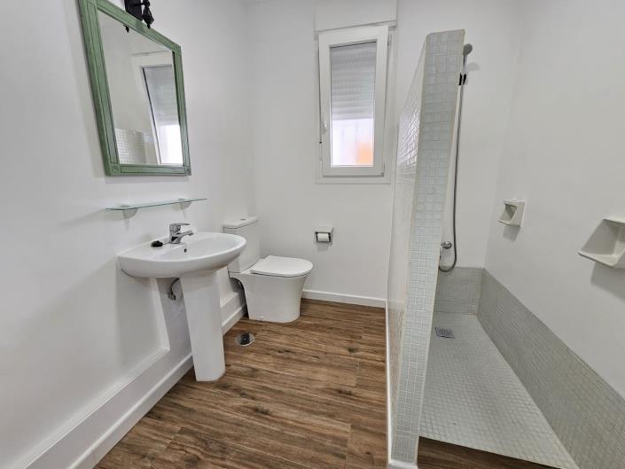 Image No.7-3 Bed House for sale