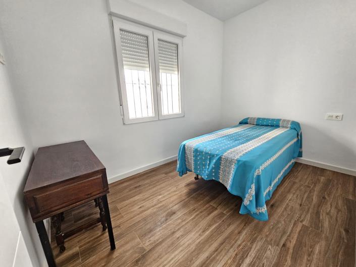 Image No.8-3 Bed House for sale