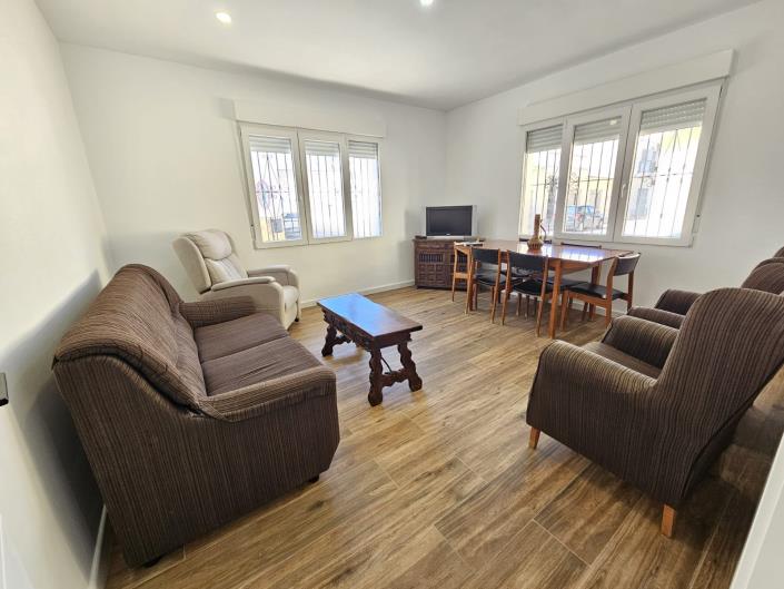 Image No.10-3 Bed House for sale