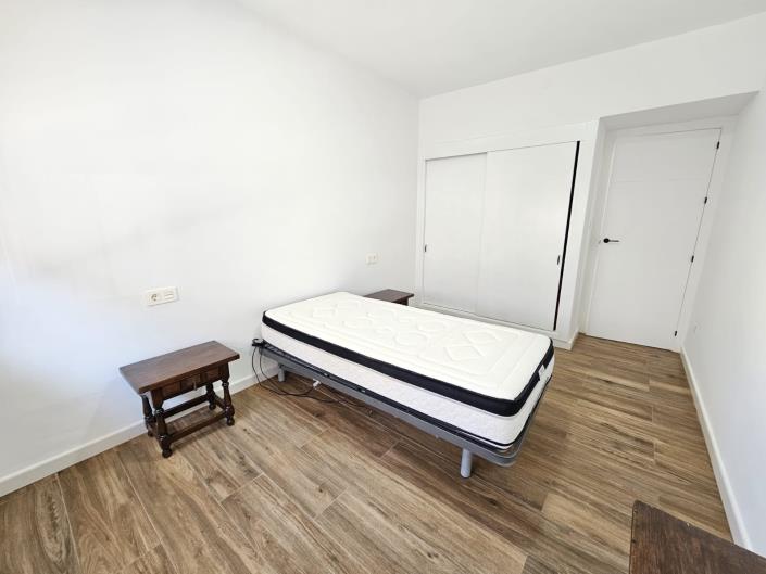 Image No.14-3 Bed House for sale