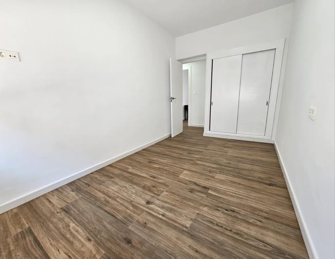 Image No.15-3 Bed House for sale