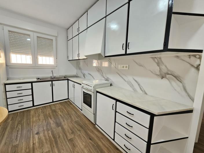 Image No.18-3 Bed House for sale