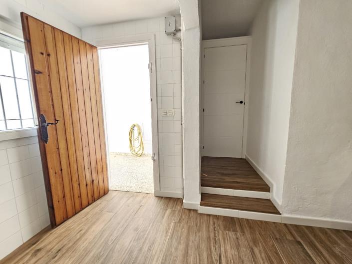 Image No.20-3 Bed House for sale