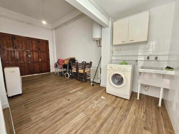 Image No.24-3 Bed House for sale