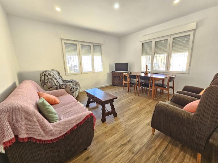 Image No.26-3 Bed House for sale