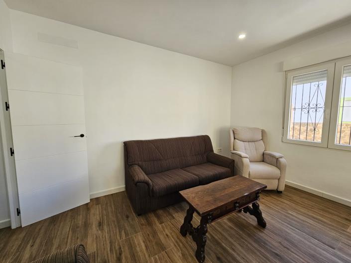 Image No.28-3 Bed House for sale