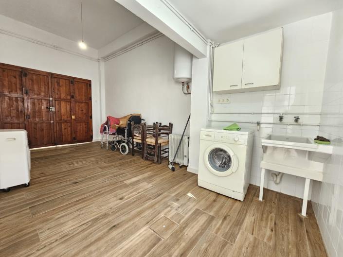 Image No.30-3 Bed House for sale