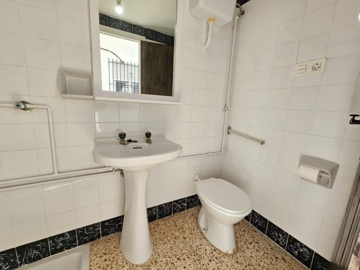 Image No.32-3 Bed House for sale