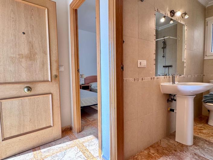 Image No.25-2 Bed Apartment for sale