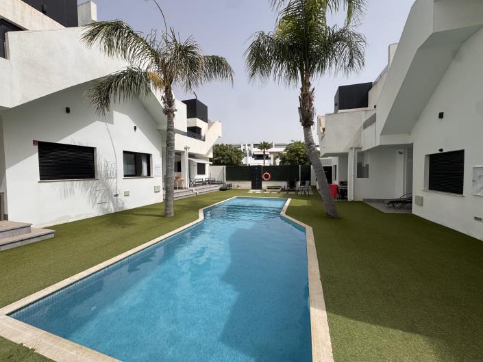 Image No.40-2 Bed Apartment for sale