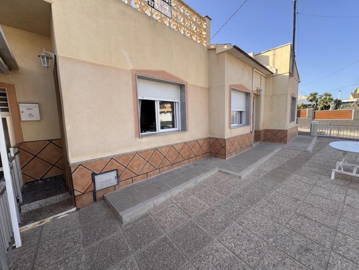 Image No.3-4 Bed House for sale