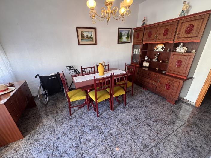 Image No.9-4 Bed House for sale