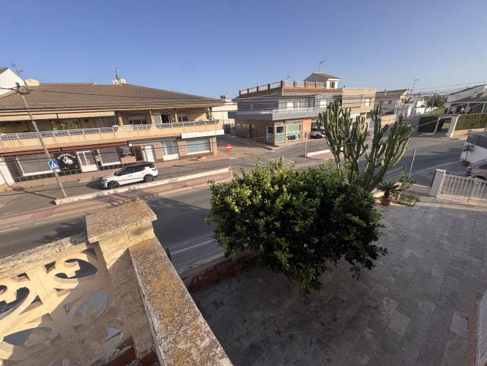 Image No.28-4 Bed House for sale