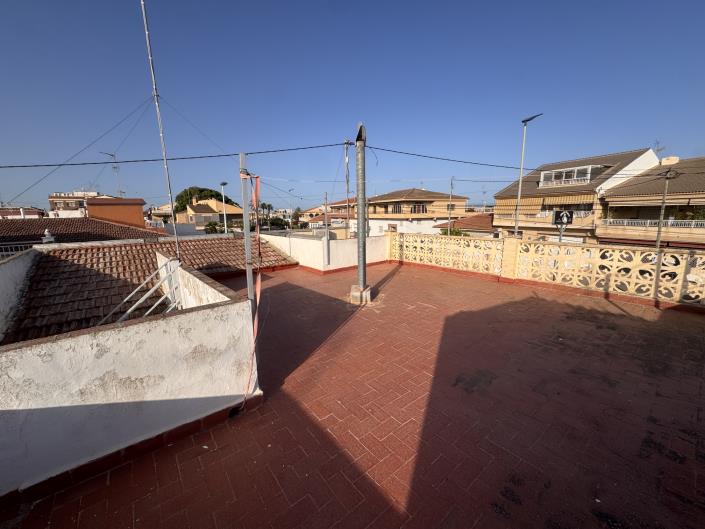 Image No.30-4 Bed House for sale