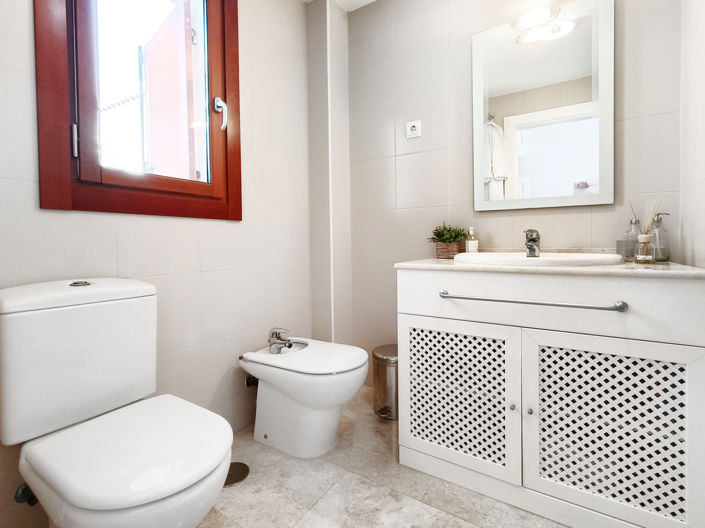 Image No.25-2 Bed Apartment for sale