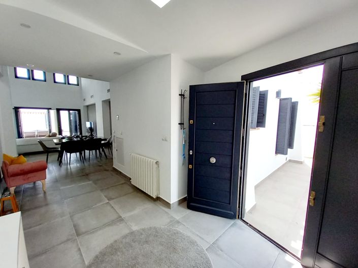 Image No.1-3 Bed Villa for sale