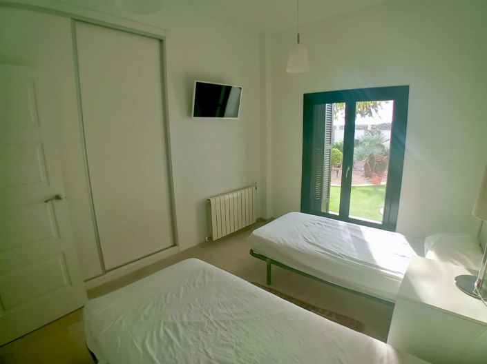 Image No.15-4 Bed Villa for sale