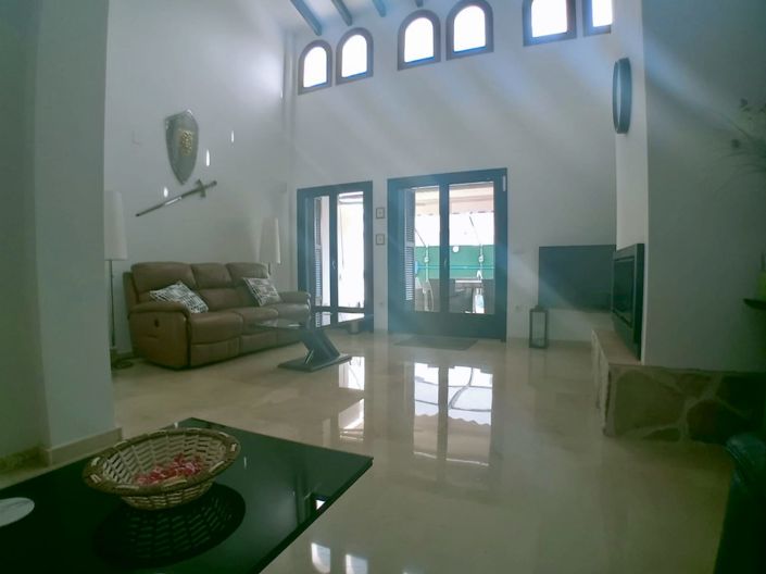 Image No.3-4 Bed Villa for sale