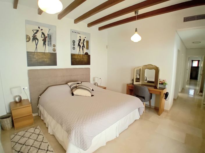 Image No.6-4 Bed Villa for sale