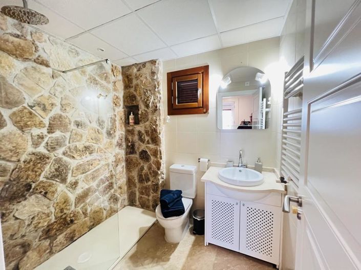 Image No.18-2 Bed Apartment for sale