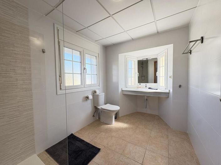 Image No.30-3 Bed Villa for sale