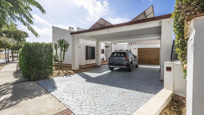 Image No.28-5 Bed Villa for sale